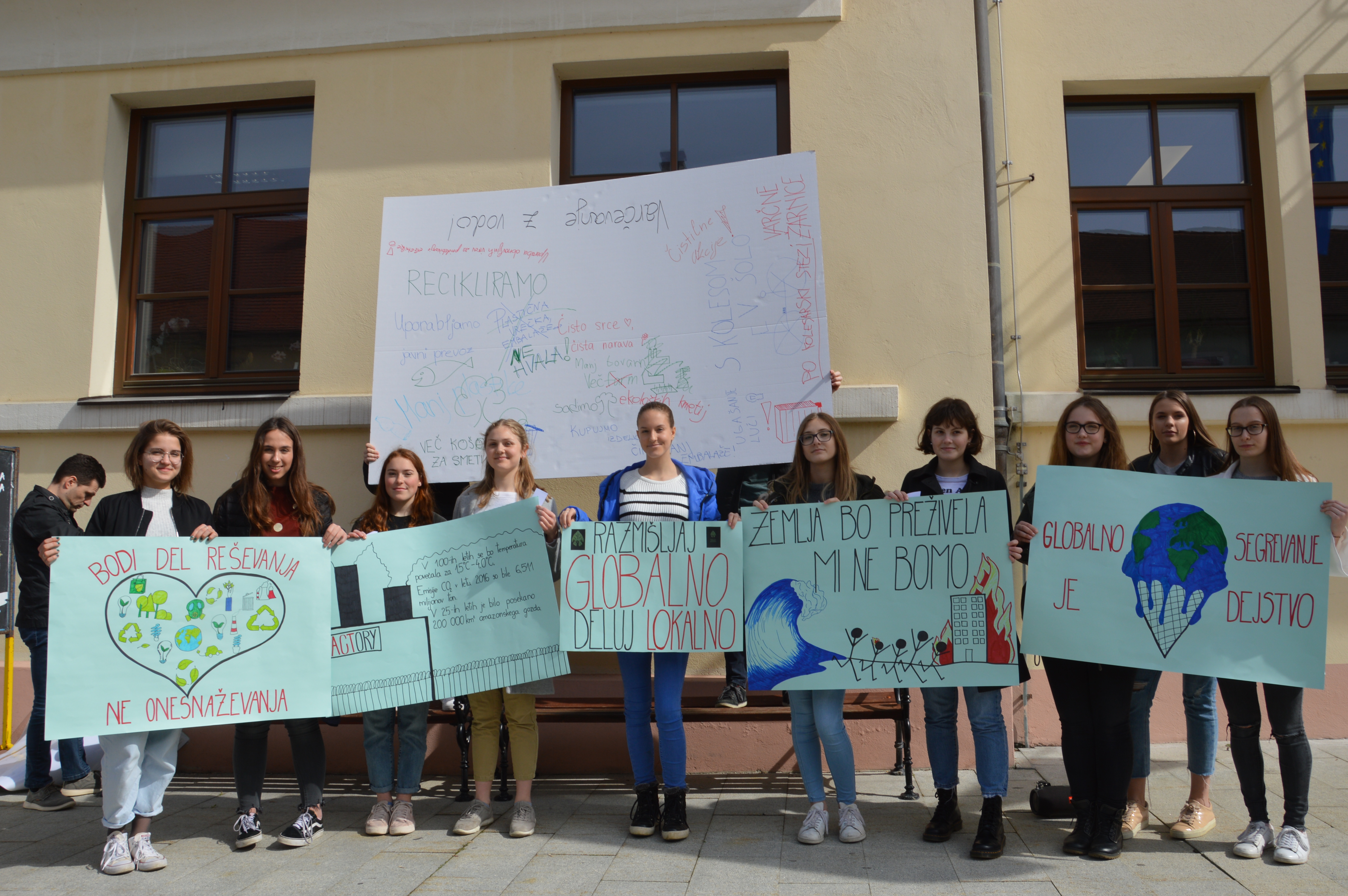 Na protestu v Brežicah opozorili na okoljsko in podnebno pravičnost